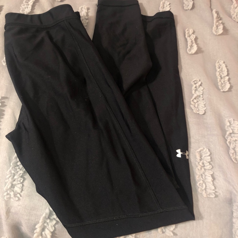 Under Armour black workout leggings